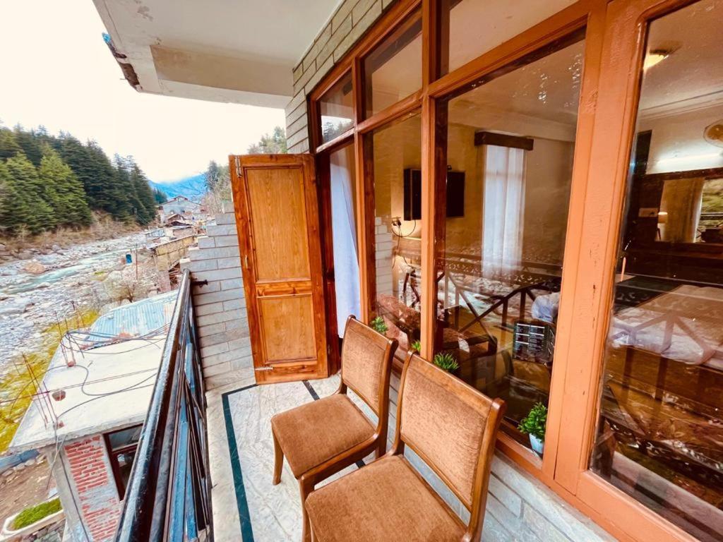Nadi Kinare , Mall Road Manali - A Riverside Resort M 62305-50300 Exterior photo